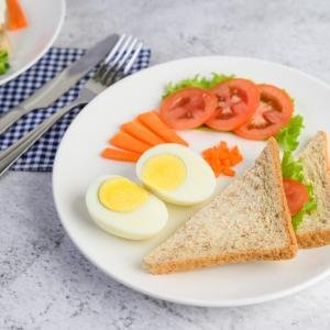 5 Egg+Chutney (Pink salt, black salt, black pepper)